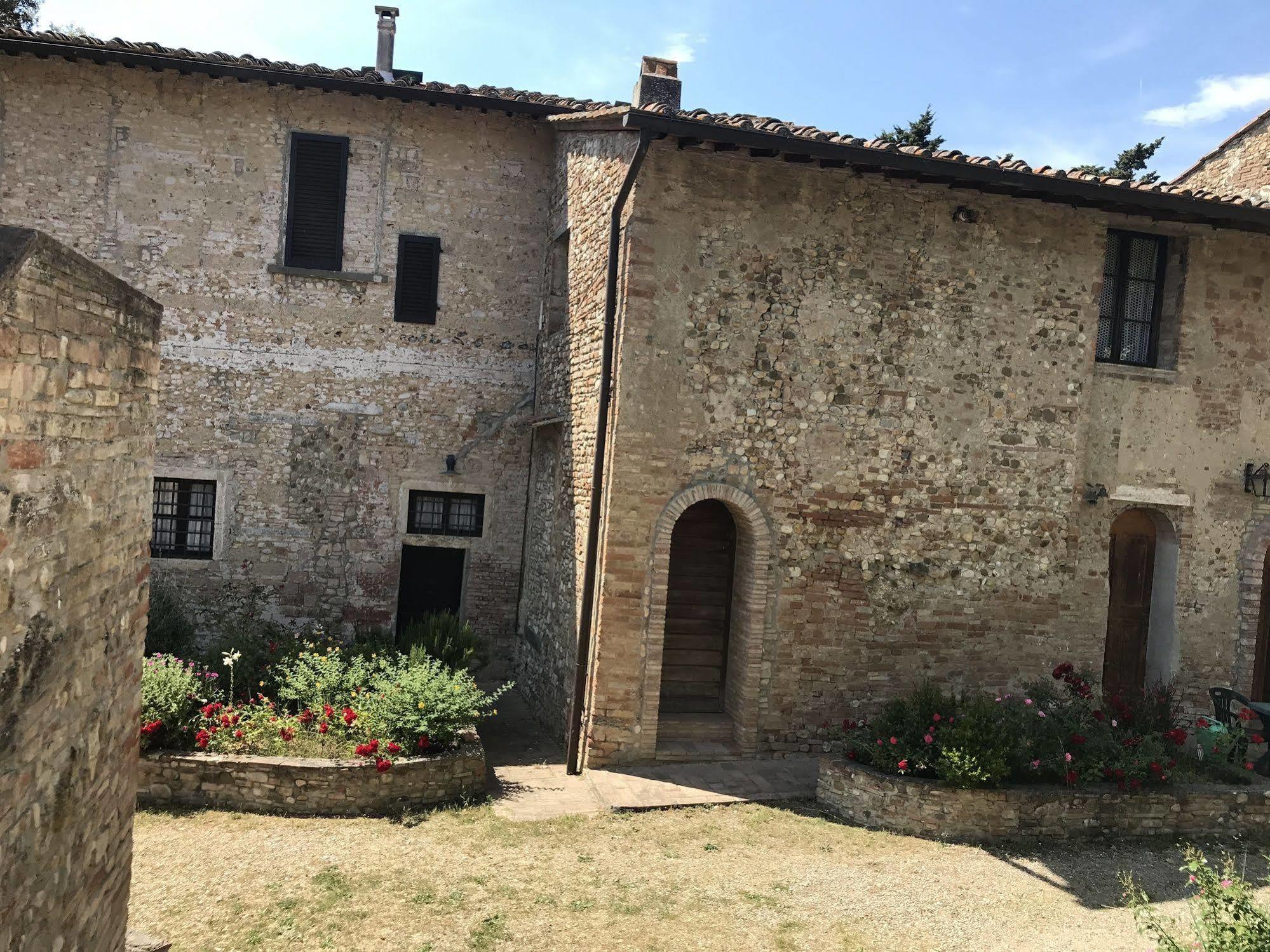 蒙特斯佩尔托利Castello Di Fezzana公寓 外观 照片