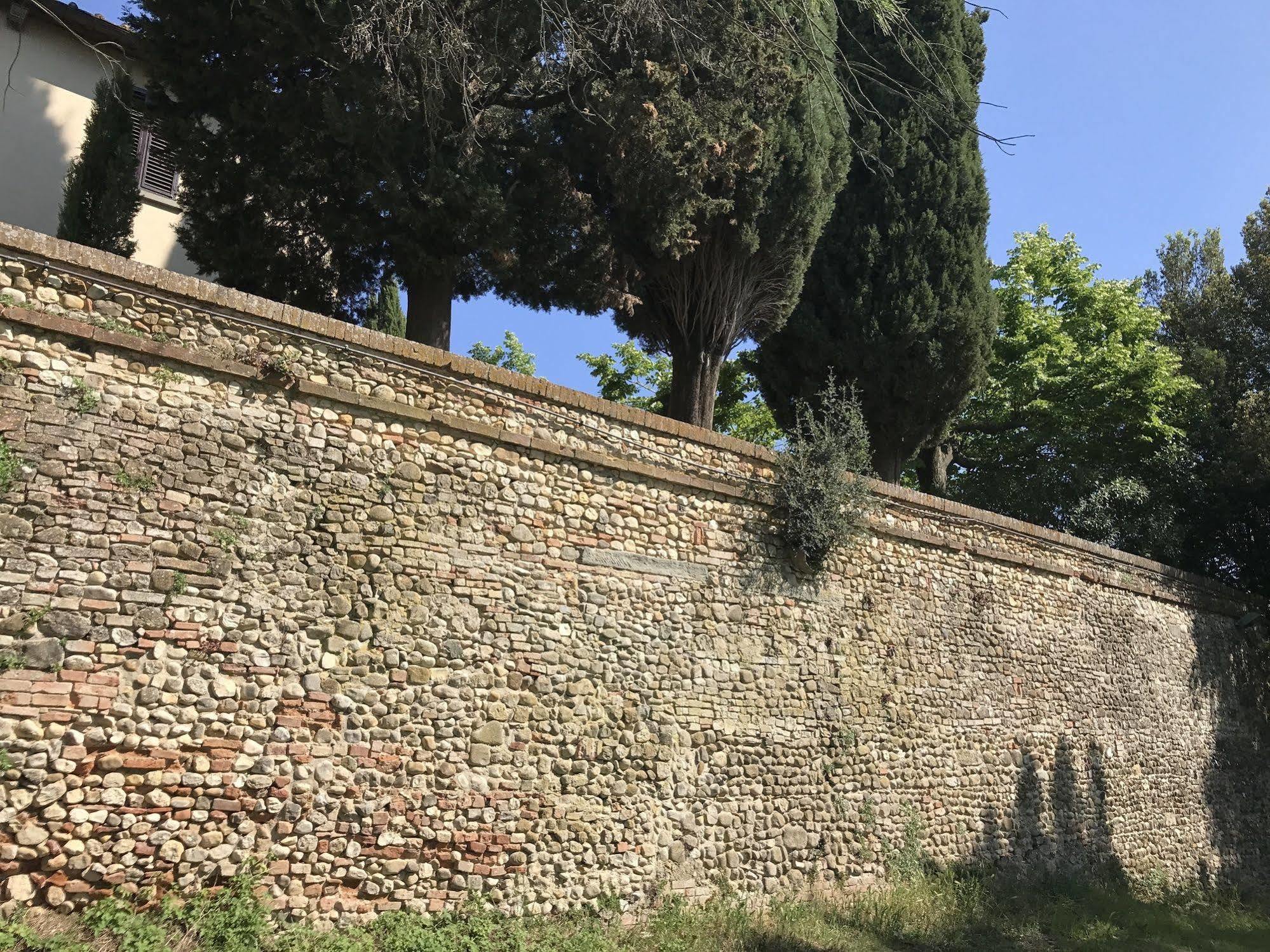 蒙特斯佩尔托利Castello Di Fezzana公寓 外观 照片